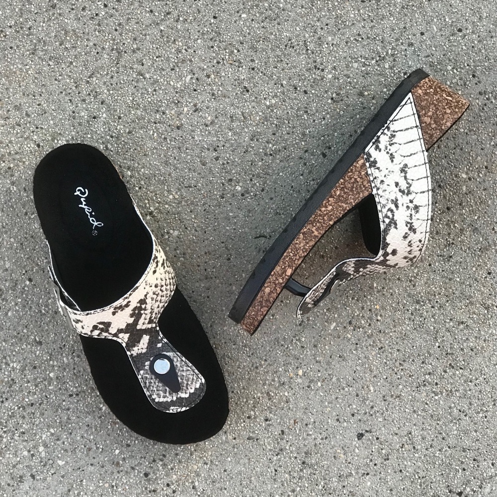 1 Left! Qupid Ahana Python Thong Comfort Sandal - Picture 5 of 5